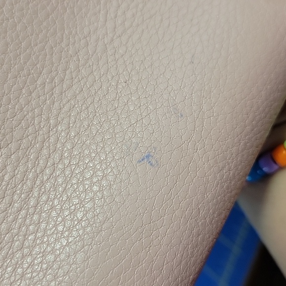 Michael Kors Pink Clutch Wristlet with Metallic Logo 13x4x1 Preloved - Picture 3 of 12